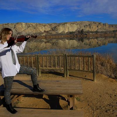 Sesión de fotos Sara: Violinista en El Campillo 4428-1