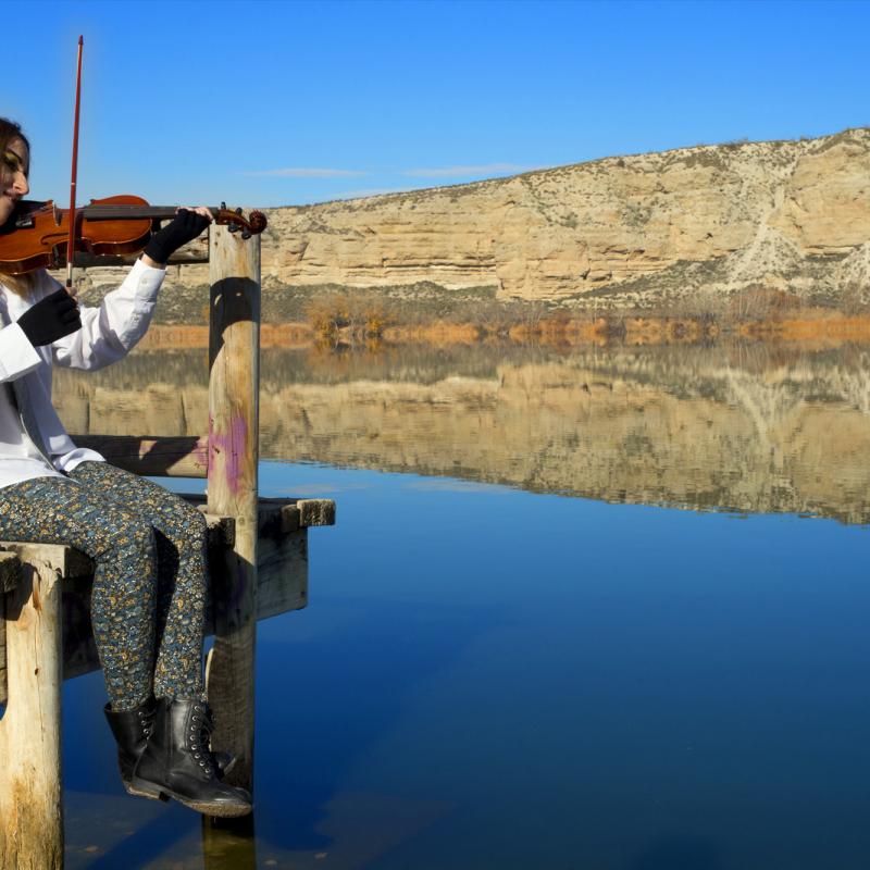 Sesión de fotos Sara: Violinista en El Campillo 4567-1