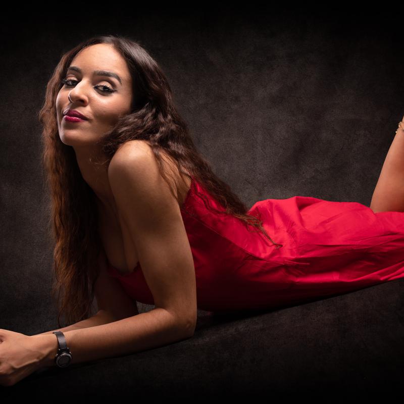 Sesión fotos: Jazmine en Rojo 016