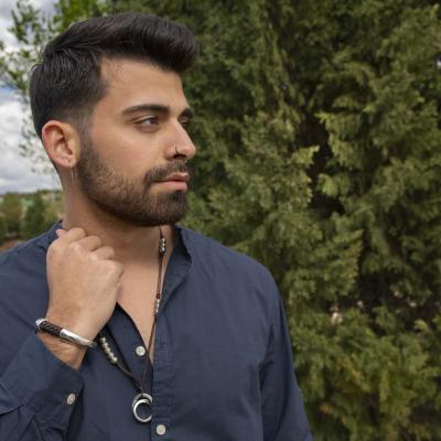 Te vendo una pulsera, con su collar